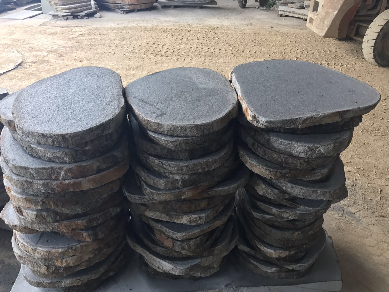 natural basalt crazy paving tile wholesale
